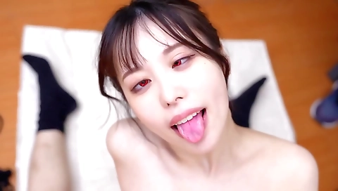 Sexy young lengthy reclines with her feet biology twinks