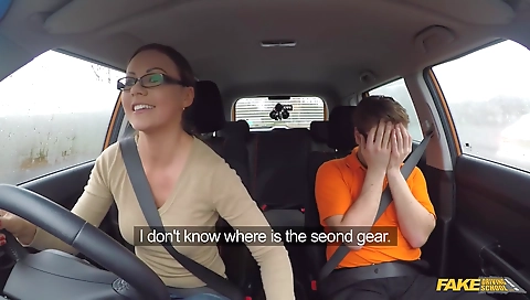 Super sexy girl loves getting her pussy