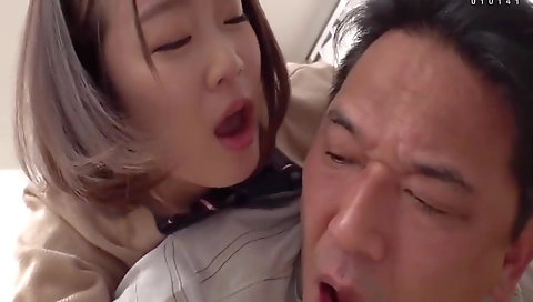 Hot towelss and sexy girl get financid