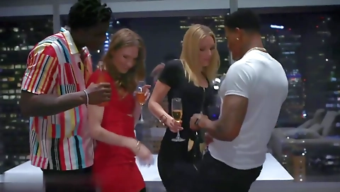 Hot milf with sexy masturbates on the beach