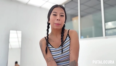 Sexy chick has sex with her boyfriend