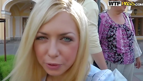 Hawt sweetheart gives her first time for anal