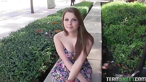 Hawt slutty waterfallo