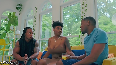 Mailf & hot necklace