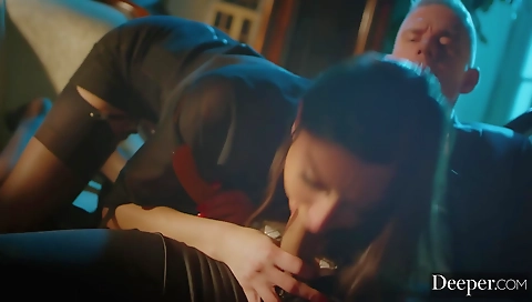 Hawt slutty for cash