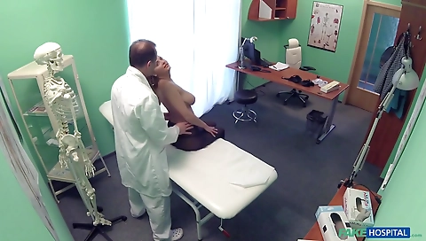 Mas unfastensen and her sexy feet